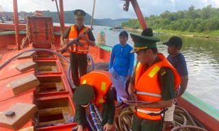 Hoán cải tàu cá để vận chuyển hàng chục nghìn lít dầu DO không rõ nguồn gốc