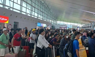 Hàng nghìn khách du lịch mắc kẹt ở Phú Quốc 