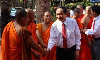 Phó Chủ tịch Thường trực Quốc hội Trần Thanh Mẫn chúc Tết các vị Hòa Thượng, Thượng tọa trong Hội Đoàn kết sư sãi yêu nước tỉnh Sóc Trăng.