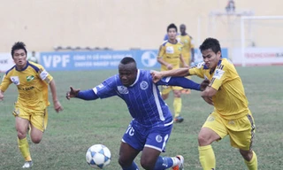 Cầu thủ của bầu Kiên bất ngờ... choảng nhau