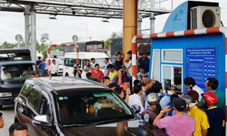 Ách tắc giao thông liên tục xảy ra tại BOT Sóc Trăng những ngày qua