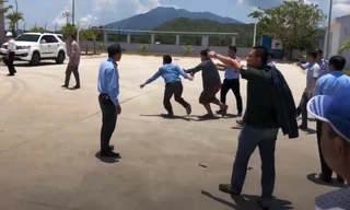 Người dân vào tận nhà điều hành đánh nhân viên trạm thu phí Ninh Lộc