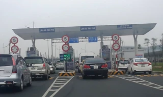 Trạm thu phí tại Sân bay Nội Bài. Tác giả: Sỹ Lực
