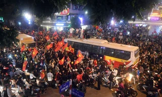 Phó Thủ tướng chỉ đạo chống đua xe sau trận thắng của U23 Việt Nam