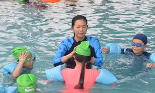 Kình ngư Ánh Viên dạy bơi miễn phí cho trẻ em 