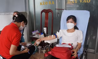 Hàng trăm người chia sẻ giọt hồng trên quê hương Vĩnh Long