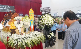 Lãnh đạo địa phương và nhiều trường đại học tiễn đưa Giáo sư Võ Tòng Xuân