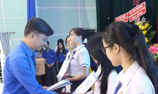 Chú trọng phát triển đảng viên từ học sinh, sinh viên