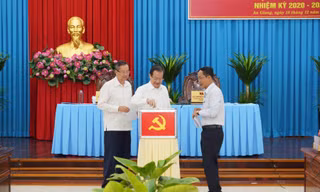 Lấy phiếu tín nhiệm lãnh đạo chủ chốt tỉnh An Giang