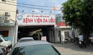 Bệnh viện Da liễu Cần Thơ: Bác sĩ dùng mỹ phẩm thoa ngoài da tiêm cho bệnh nhân 