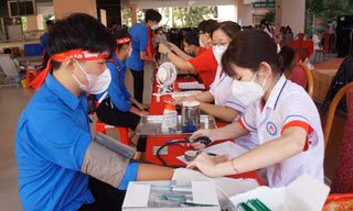 Rộn ràng Chủ nhật Đỏ tại ĐH Sư phạm Kỹ thuật Vĩnh Long