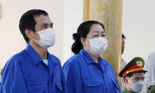 Bà trùm Mười Tường lĩnh 23 năm tù trong vụ buôn lậu 51kg vàng