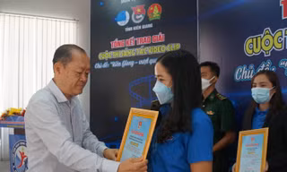 Nhà tài trợ trao giải nhất
