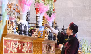 Bên trong đền thờ các vua Hùng tại Cần Thơ ngày Giỗ Tổ 