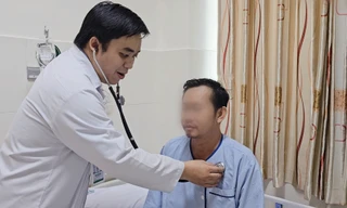 Bệnh nhân bị viêm phổi do ve mò cắn