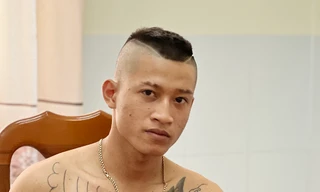 Giật dây chuyền phụ nữ