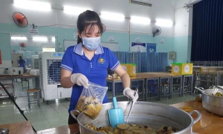 Ấm áp món quà lễ Vu Lan dành tặng tuyến đầu chống dịch