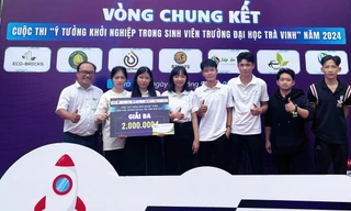 Sinh viên Đại học Trà Vinh biến chất thải nhựa thành gạch xây dựng