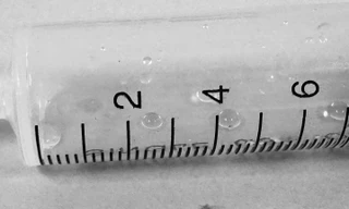 Bị sặc khi ăn canh chua làm xương cá găm vào phế quản