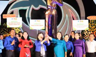 Bến Tre kỷ niệm 74 năm Ngày truyền thống Học sinh - Sinh viên