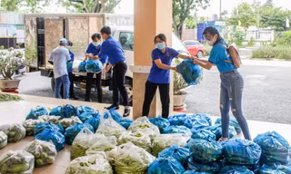 Nữ sinh miền Tây cháy ngọn lửa nhiệt huyết nơi tuyến đầu 