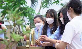 Thắp hương tưởng nhớ Châu Văn Liêm