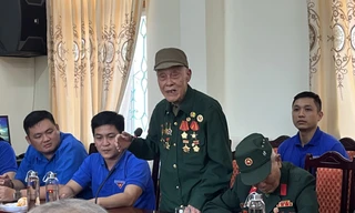 Gặp gỡ, ôn truyền thống hào hùng với chiến sĩ Điện Biên