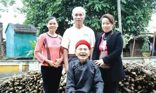 Hà Nội: Cụ ông 90 tuổi mọc lại cả hàm răng