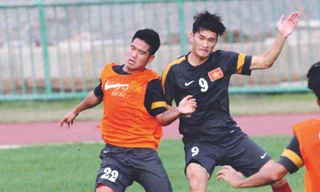 Rạn nứt nội bộ, Công Vinh mất suất đá chính