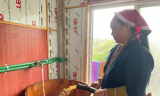 Đồng bào Dao đỏ sống khỏe nhờ thương mại hóa bài thuốc tắm độc đáo của ông cha