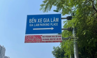 Tạm dừng mở rộng dự án biển báo giao thông kẹp quảng cáo