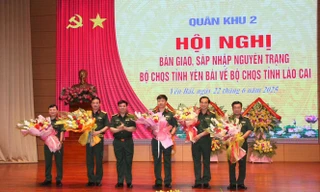 Công bố quyết định của Bộ trưởng Quốc phòng về nhân sự