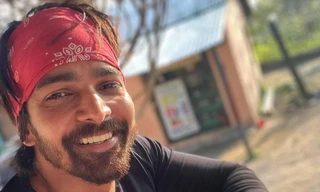 Tài tử Ấn Độ bán xe mua máy tạo oxy giúp bệnh nhân COVID-19