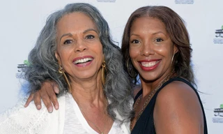 Tìm thấy mẹ ruột sau 50 năm, hóa ra là diễn viên trong bộ phim yêu thích