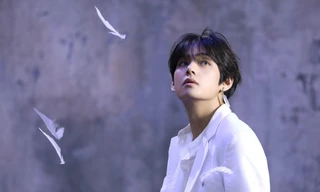 V (BTS) trở thành idol K-pop đầu tiên được chúc mừng sinh nhật trên Forbes