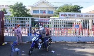 Cho thôi việc nữ bác sĩ khai báo gian dối làm lây lan dịch bệnh