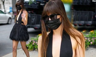 Mỹ nhân ‘50 sắc thái’ thả dáng như siêu mẫu với mốt không nội y