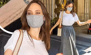 Angelina Jolie lộ hình xăm mới là câu nói nổi tiếng