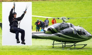 Người đi bộ ‘giật mình’ khi thấy Tom Cruise nhảy dù xuống đường