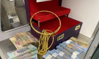 Tài sản của hành khách để quên trên máy bay. Ảnh: VNA.