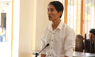 Bị cáo Phạm Chí Linh tại tòa chiều nay 21/11. Ảnh: Tân Châu