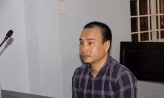 Tài xế gây tau nạn làm 5 người tử vong - bị cáo Trần Đình Trung tại phiên tòa hôm nay 6/11