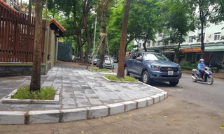 Vụ chủ biệt thự tự ý chặt cây, lát vỉa hè trái phép: Sai phạm vẫn ‘chình ình’