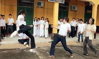 Bài học từ vụ học sinh ‘múa kiếm chết người’