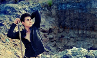 'Trai nhảy' Ngọc Thuận rong chơi ngày cuối thu