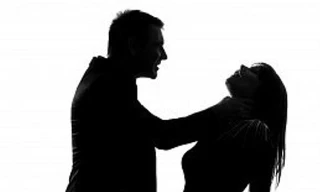 Chồng sát hại vợ vì ở nhà người quen lúc tối khuya