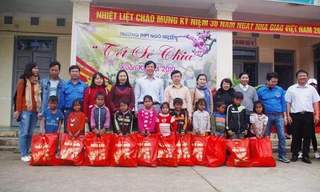 Tết sớm cho trẻ em vùng cao A Rem