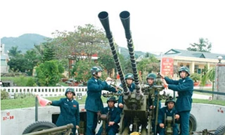 Vào trận địa phòng không nơi cửa sóng