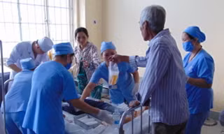 Truy sát 12 người thương vong: Sức khỏe 2 nạn nhân đột ngột xấu đi