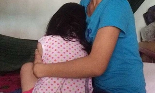 Khởi tố thiếu niên 16 tuổi đánh bài tụt quần 2 bé gái